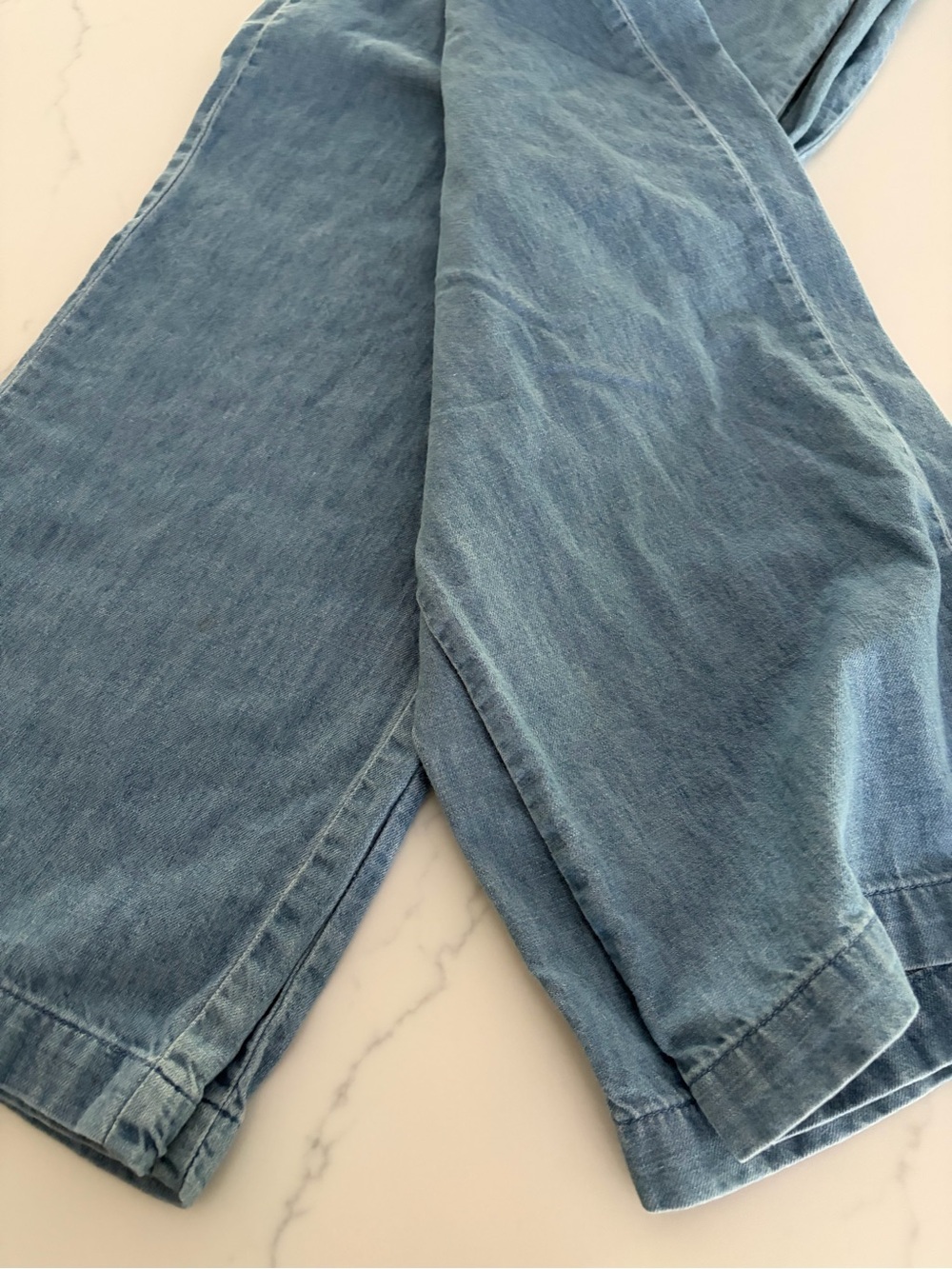 L.L Bean MP Sunwashed Denim Straight-Leg Crop Pants EUC Light Denim. 
1 pair - Picture 12 of 12